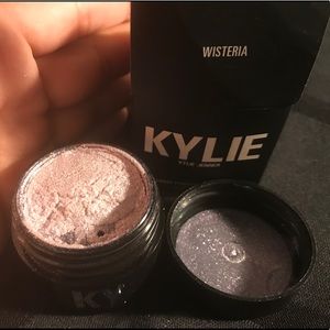 AUTHENTIC Kylie Cosmetics Highlighter in Wisteria